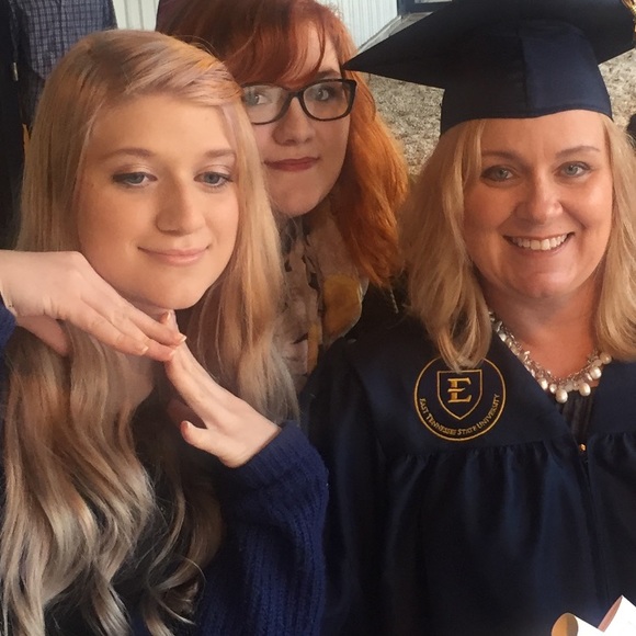 Meet your posher! - Picture 6 of 6